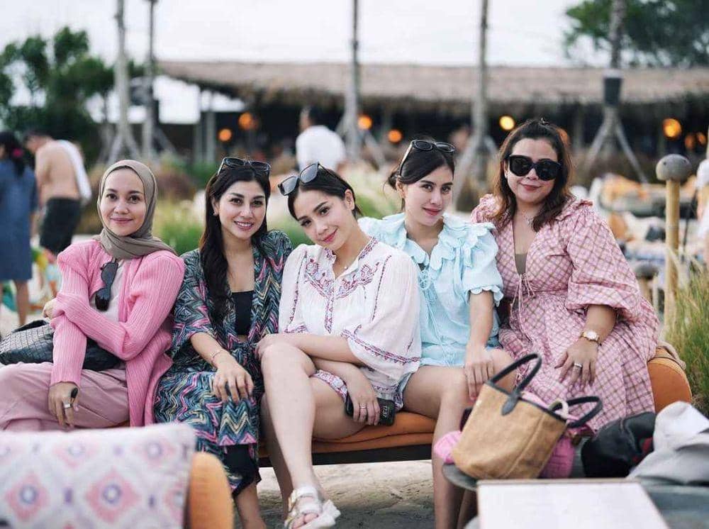 Perempuan di keluarga Raffi Ahmad (instagram.com/syahnazs)