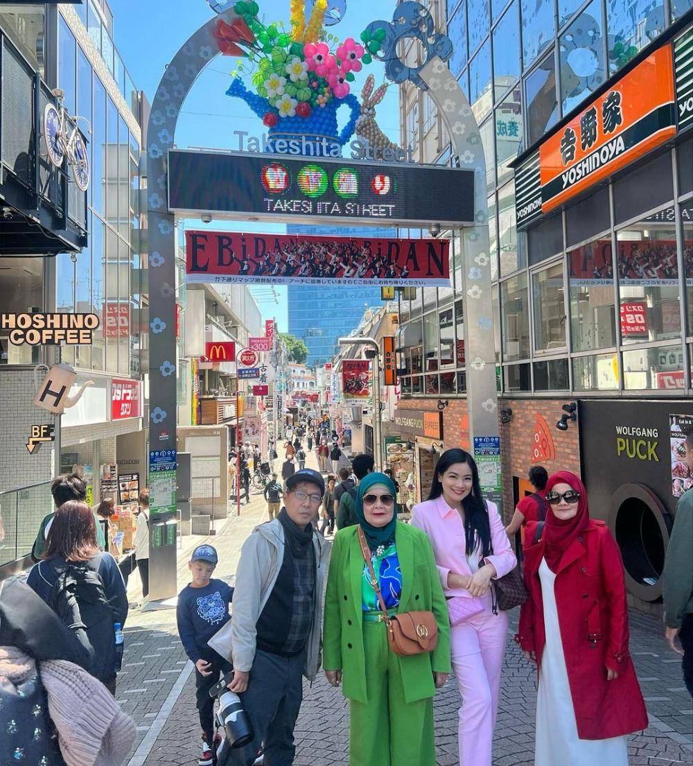 Titi Kamal dan keluarga berlibur ke Jepang (instagram.com/titi_kamall)