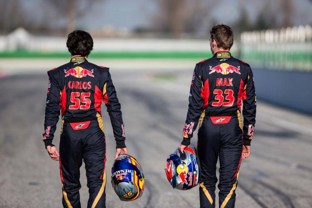 Carlos Sainz dan Max Verstappen ketika masih membela Toro Rosso. (redbull.com)
