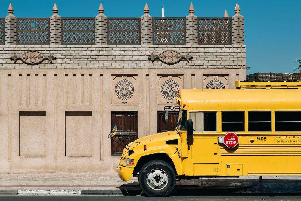 bus (pexels.com/Tim Gouw)