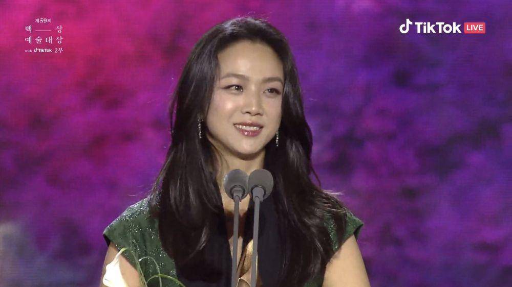 Tang Wei di Baeksang Arts Awards 2023 (tiktok.com/@baeksang.official)