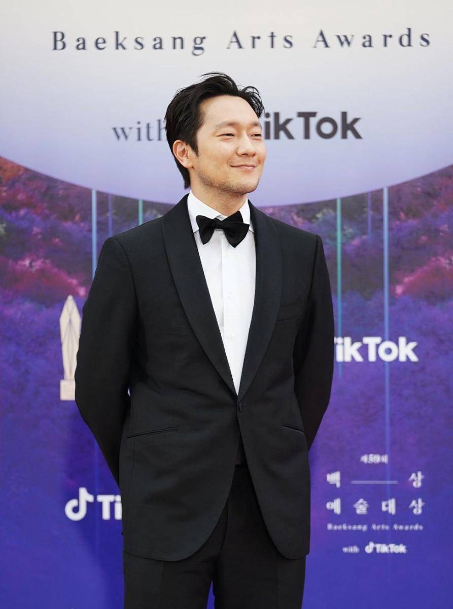 Son Suk Ku di red carpet Baeksang Arts Awards 2023 (twitter.com/TiktokKR)