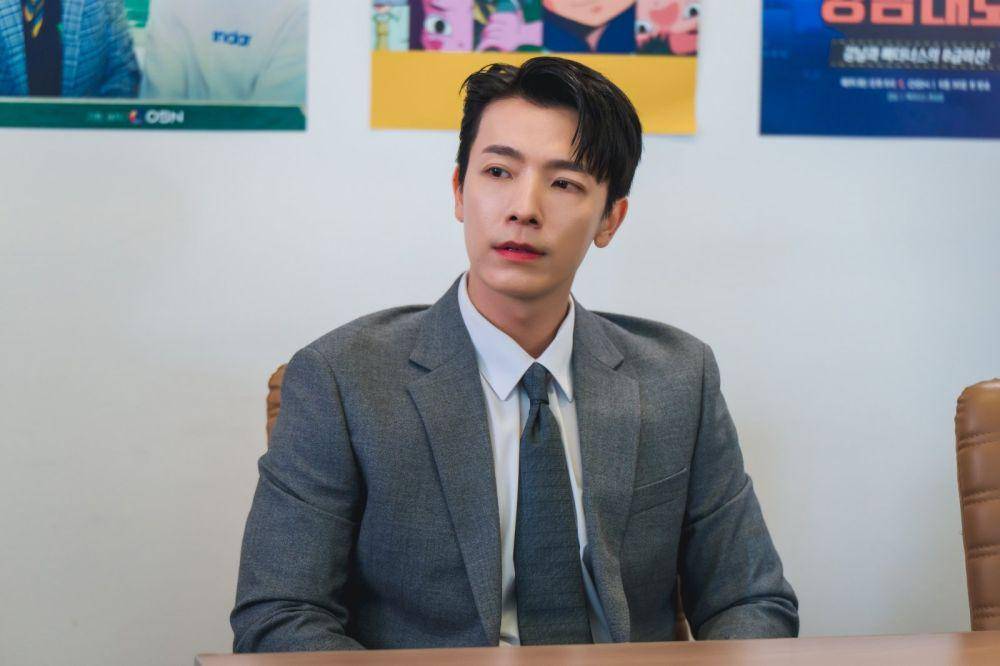 Lee Dong Hae (twitter.com/SJofficial)