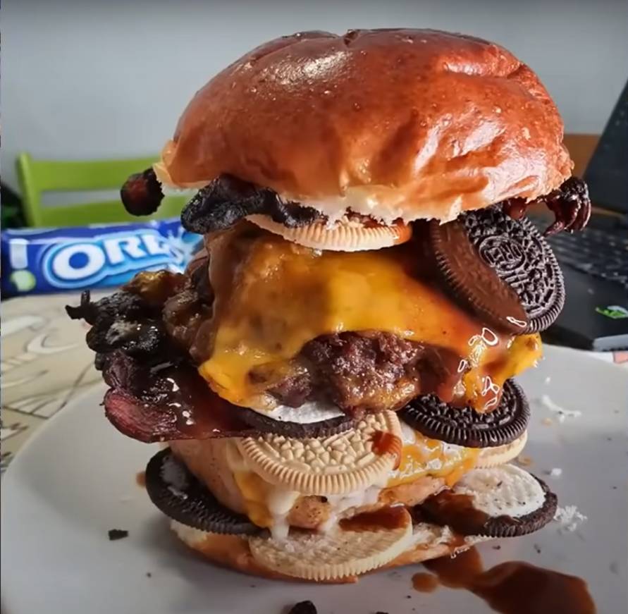 potret isian burger paling nyeleneh (reddit.com/user/PkMoist)