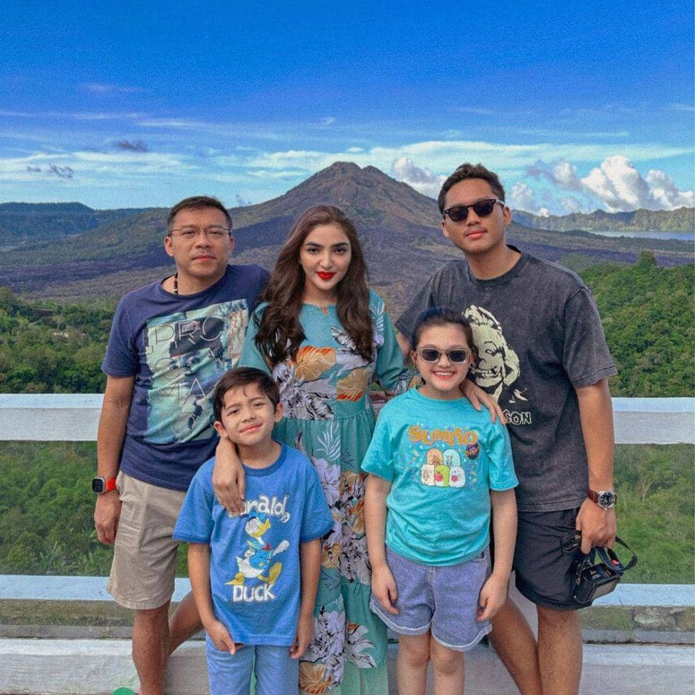 Potret keluarga Anang-Ashanty liburan di Bali (instagram.com/@ashanti_ash)