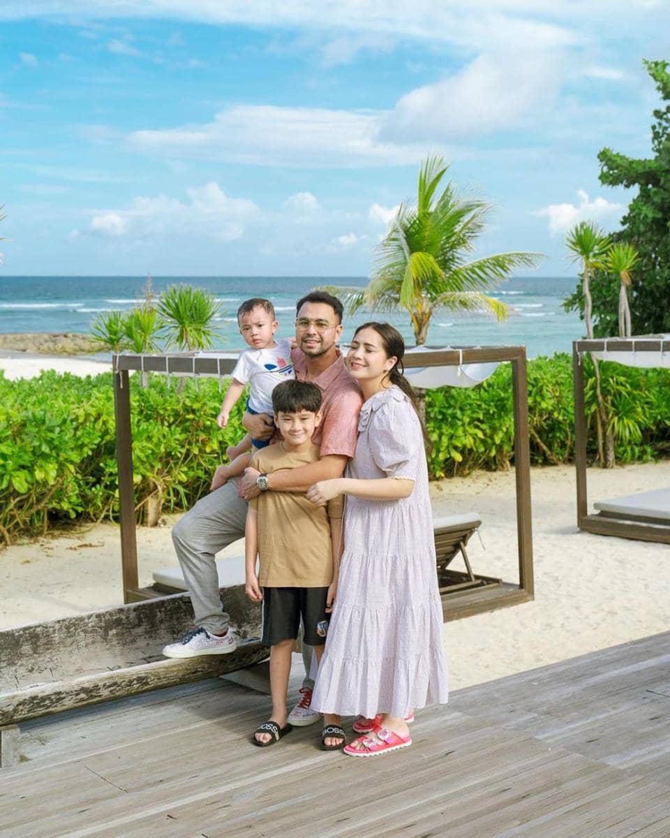 Potret keluarga Raffi-Nagita liburan di Bali (instagram.com/@raffinagita1717)