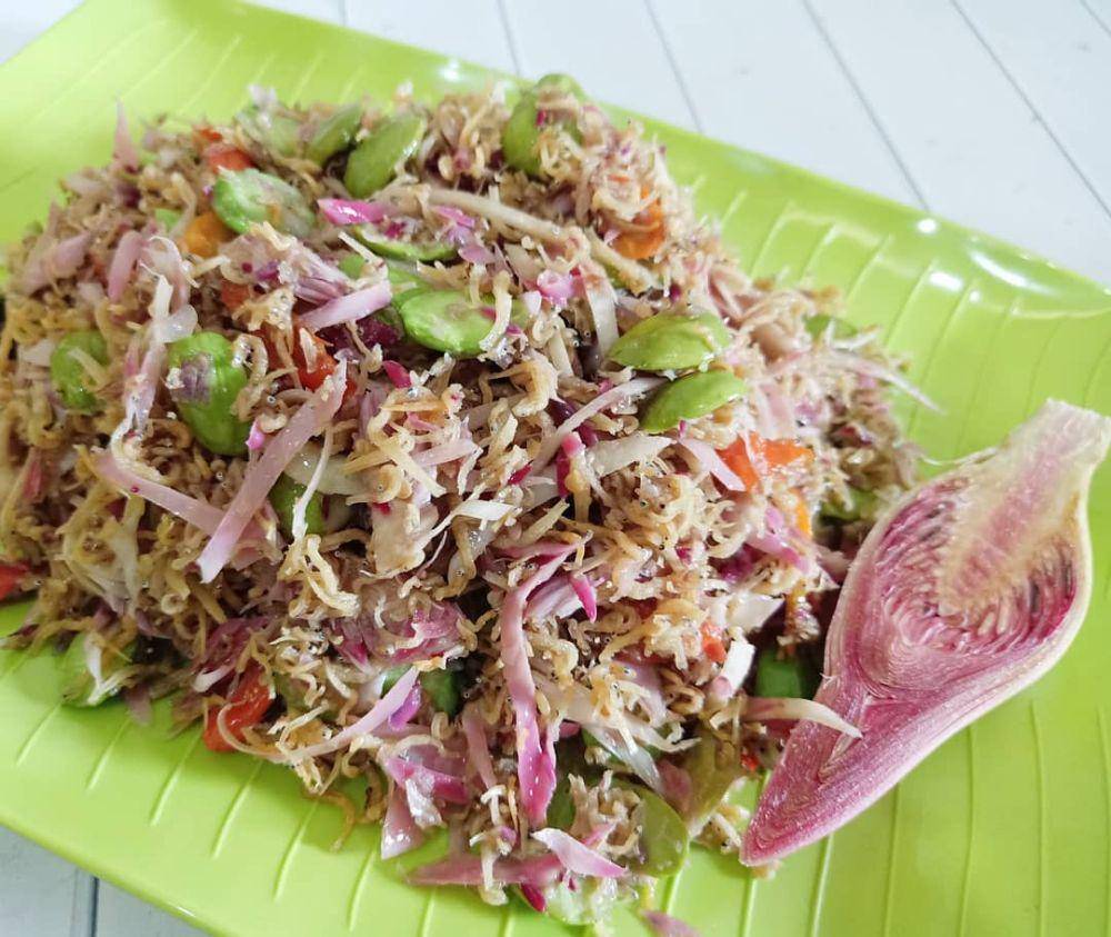 Sambal teri kecombrang (instagram.com/nanzcakery)