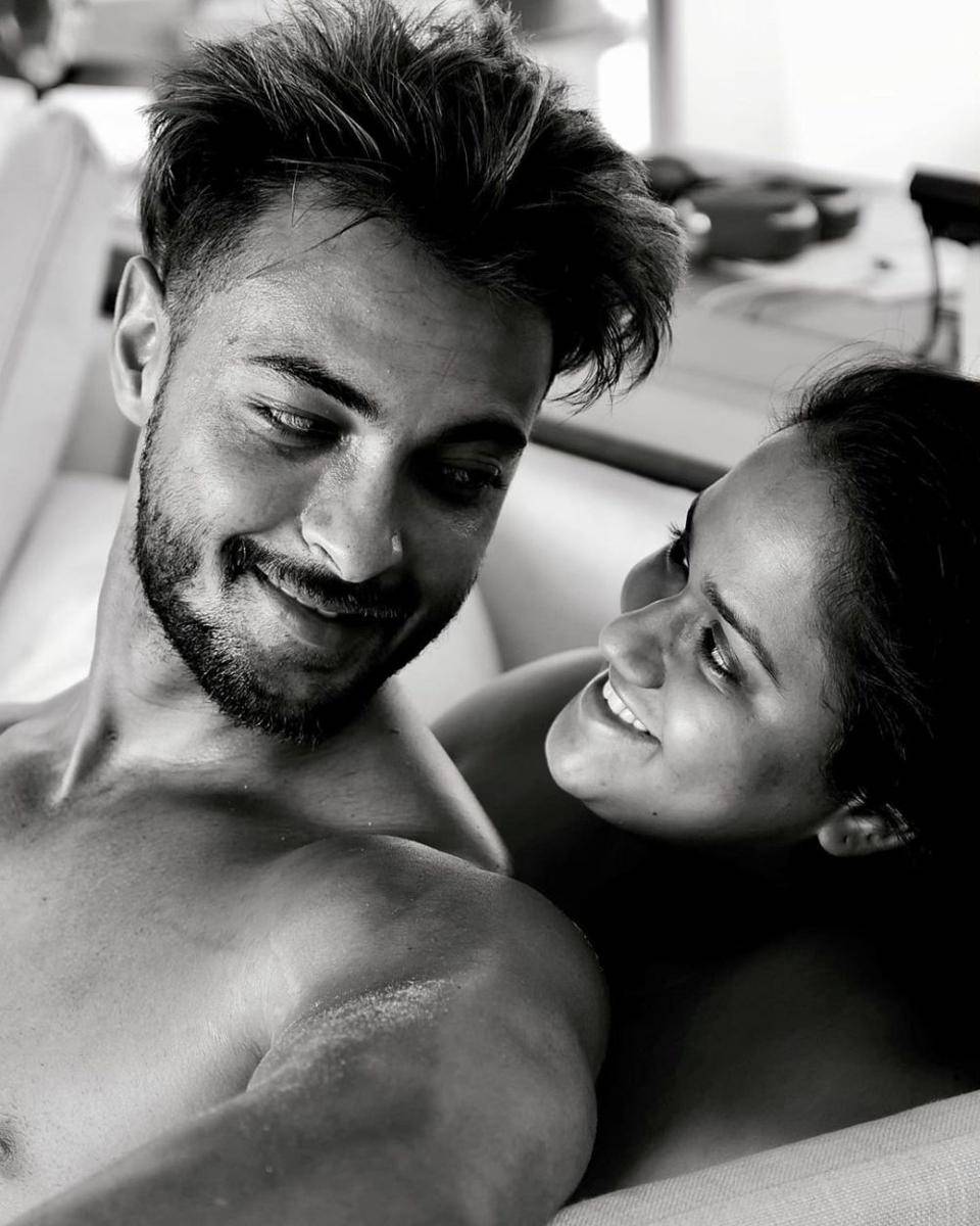 Aayush Sharma dan istri (instagram.com/aaysharma)
