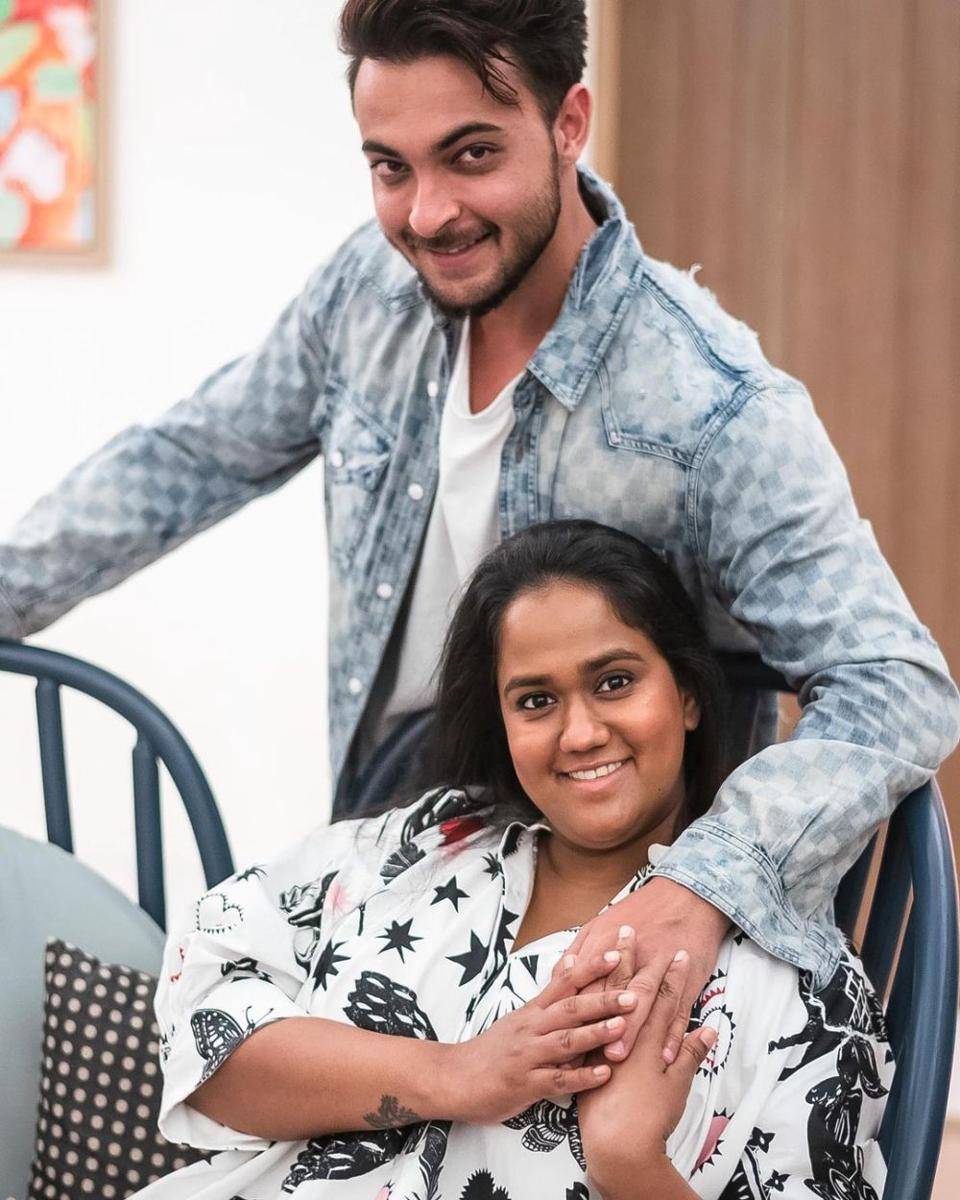 Aayush Sharma dan istri (instagram.com/aaysharma)