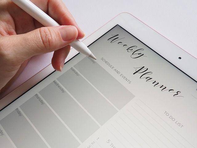 ilustrasi mengatur jadwal kegiatan (pixabay.com/JessBaileyDesign)