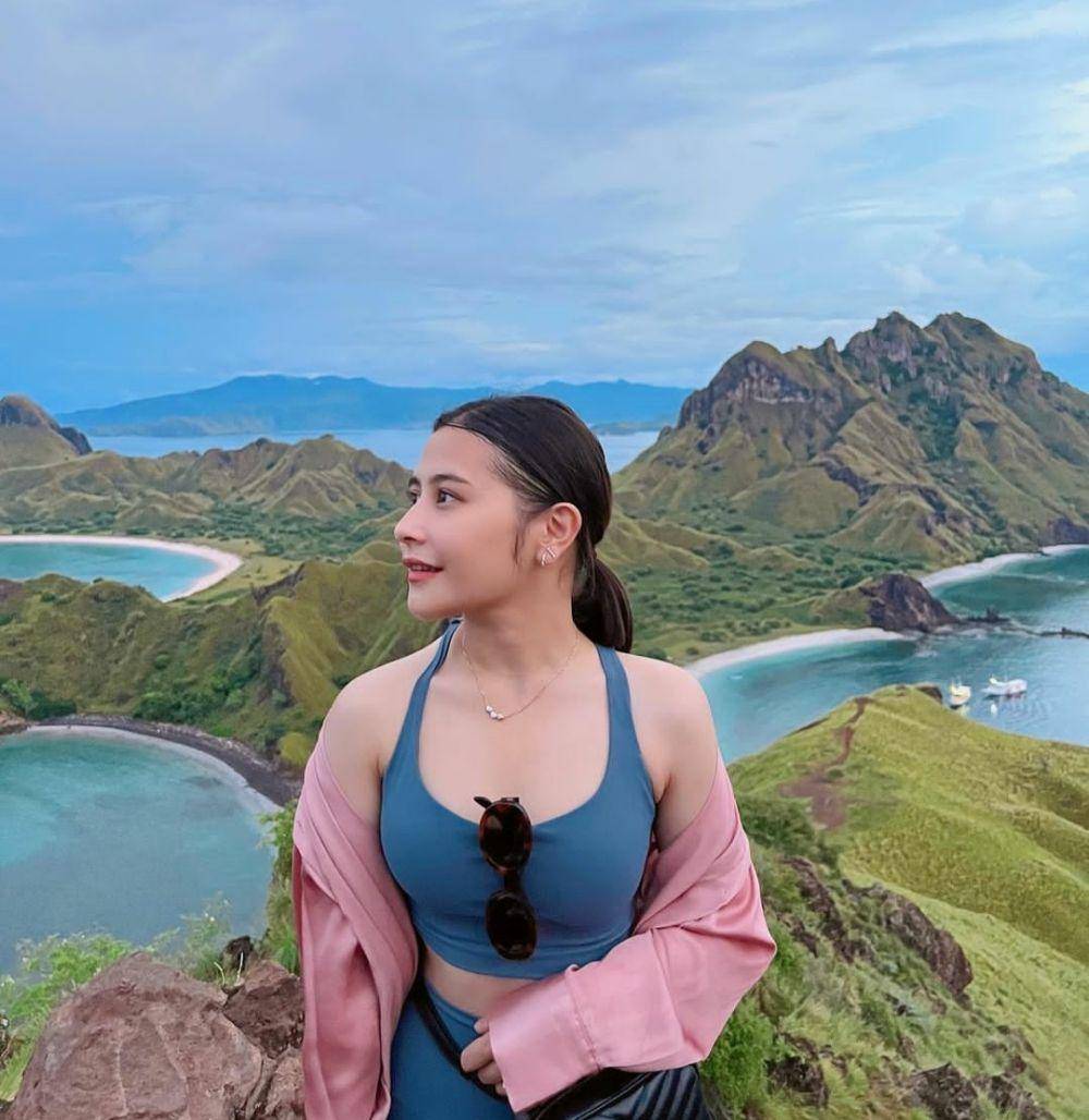 Prilly Latuconsina di Labuan Bajo (instagram.com/prillylatuconsina96)
