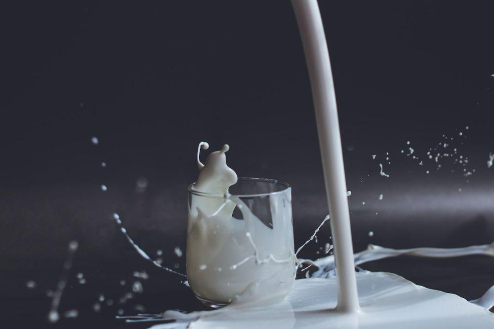 ilustrasi susu (unsplash.com/@dslr_newb)