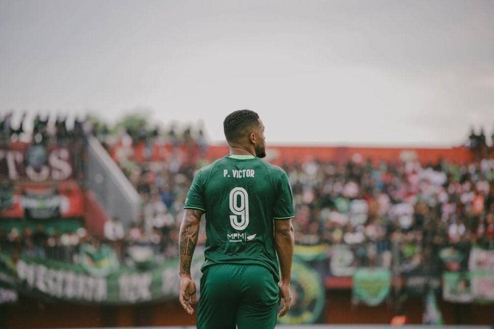 Gol Telat Paulo Victor Selamatkan Persebaya dari Kekalahan