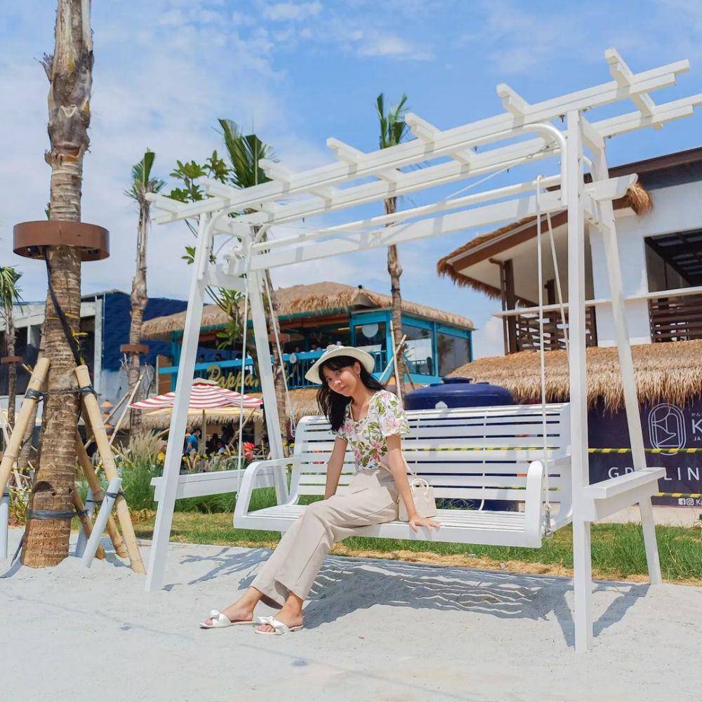 Berfoto di Aloha Pasir Putih (instagram.com/michlleexu_)