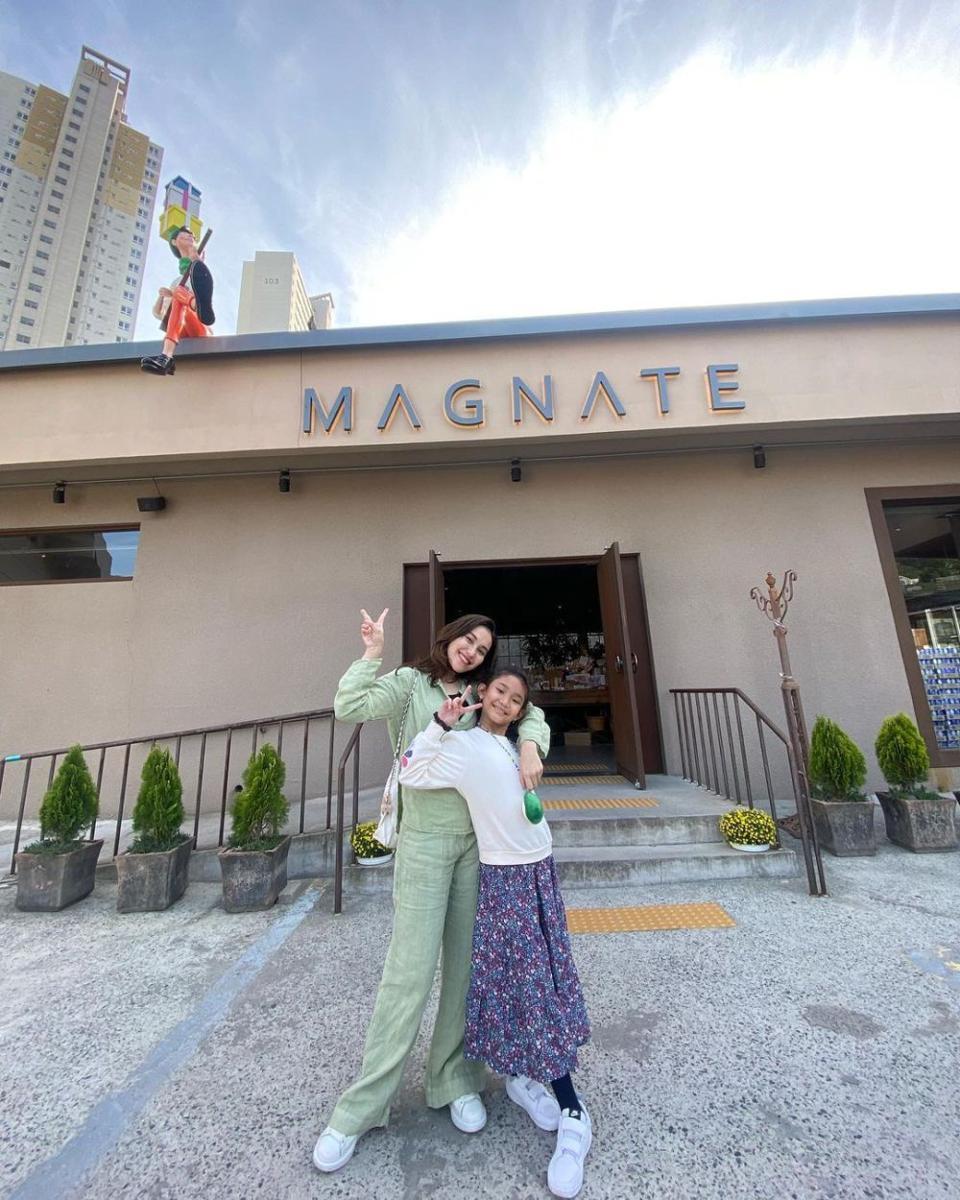 potret Ayu Ting Ting dan Bilqis Khumairah Razak (instagram.com/ayutingting92)