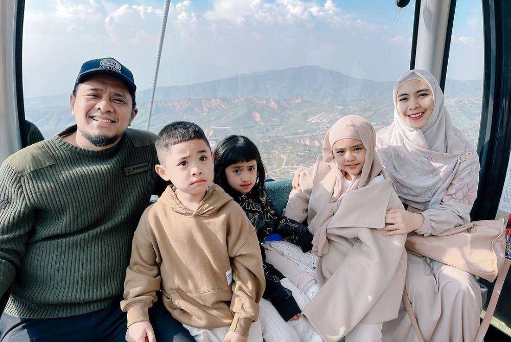 potret keluarga Oki Setiana Dewi (instagram.com/okisetianadewi)