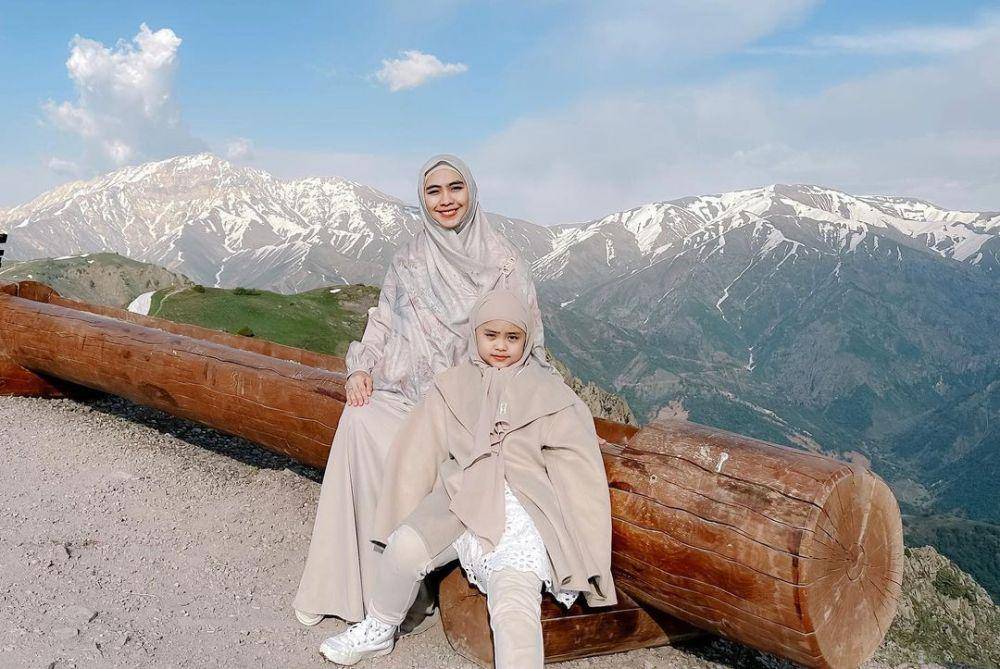 potret keluarga Oki Setiana Dewi (instagram.com/okisetianadewi)