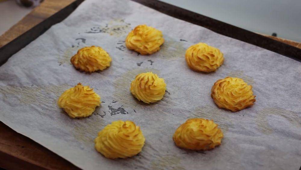 duchess potatoes (YouTube.com/French Cooking Academy)