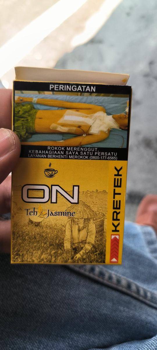 potret merek rokok unik (twitter.com/adipradanaaaa)
