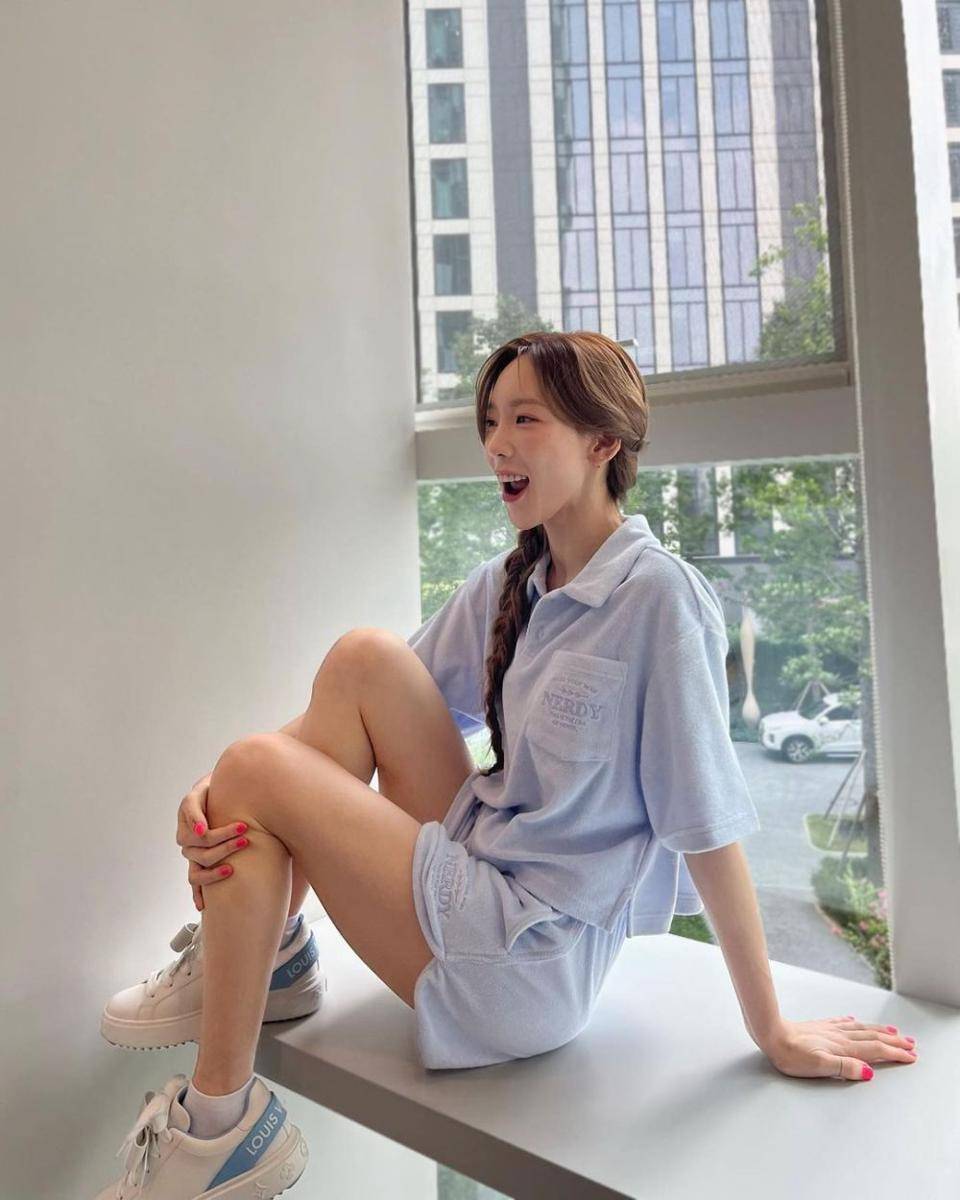 Taeyeon SNSD (instagram.com/taeyeon_ss)