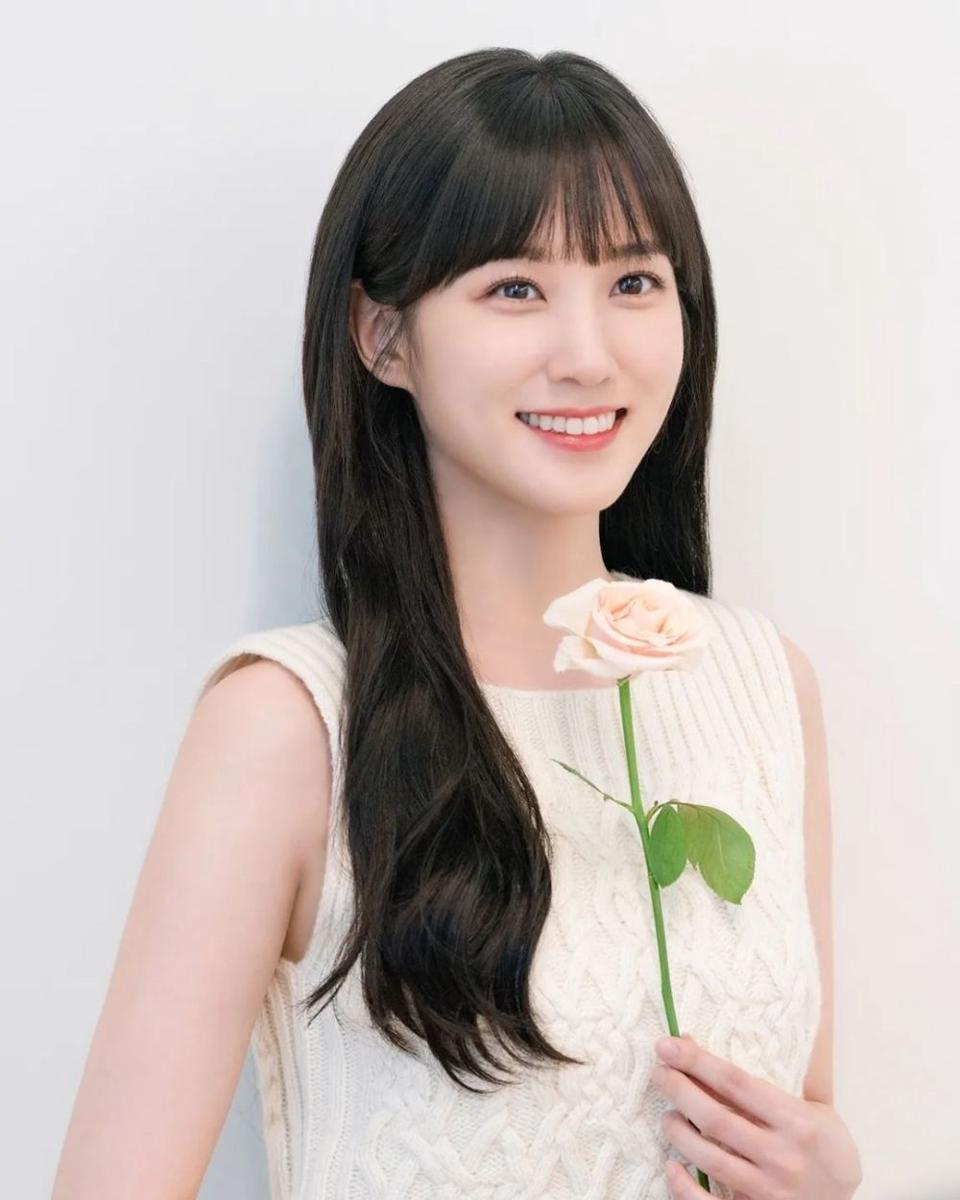 Park Eun Bin (instagram.com/eunbining0904)