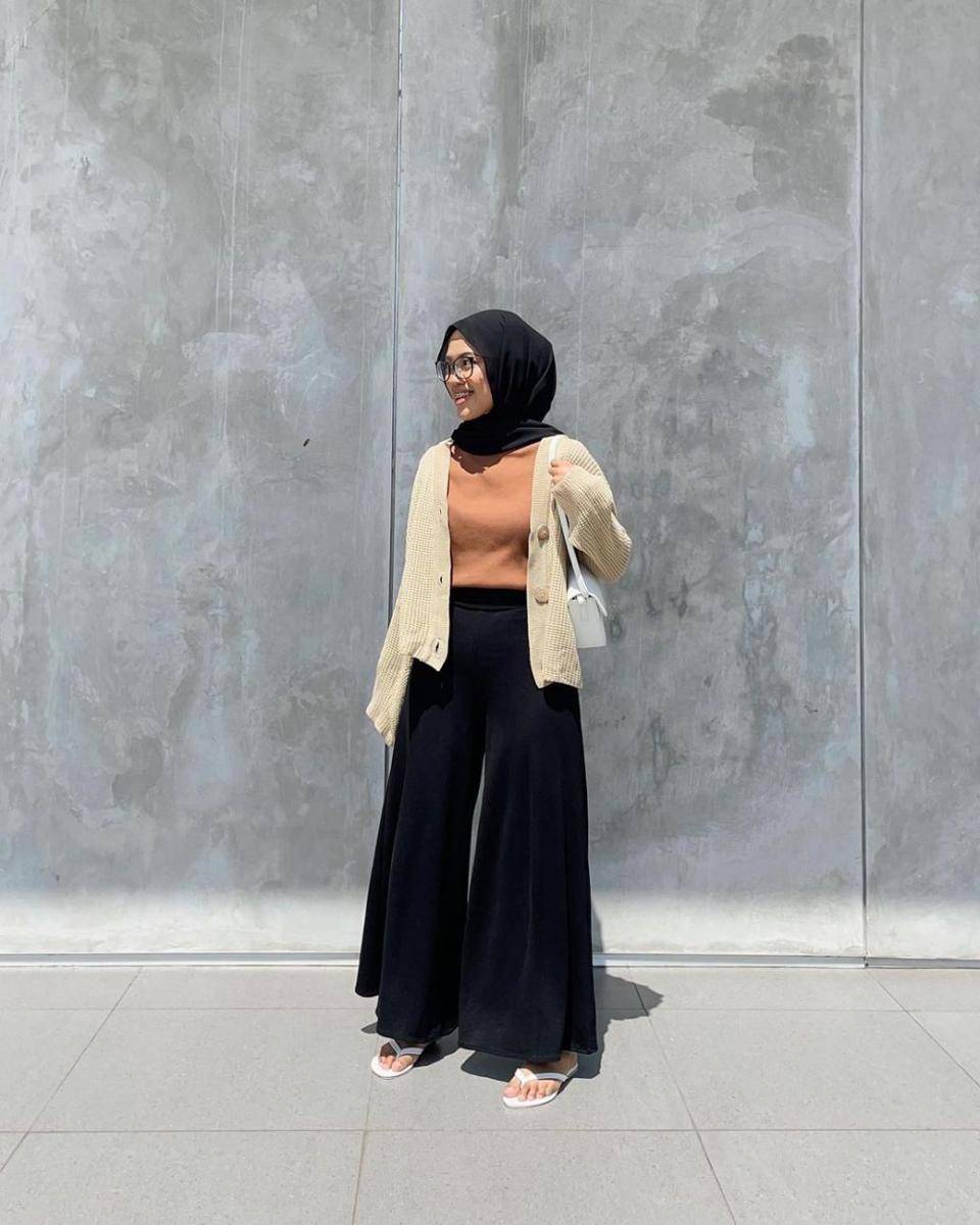 inspirasi ootd dengan cardigan rajut untuk hijab ala Fitrah Ayudia (instagram.com/fitrahydy)