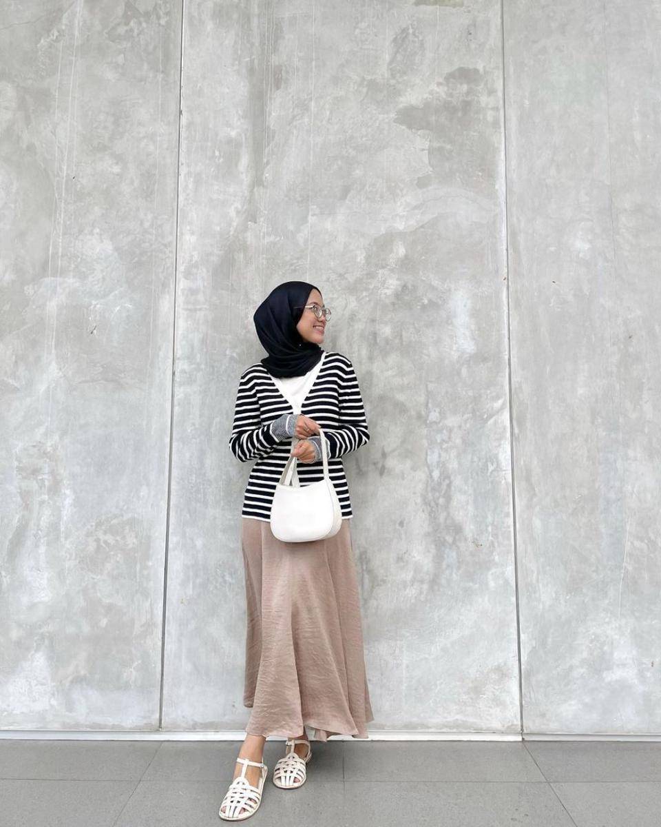 inspirasi ootd dengan cardigan rajut untuk hijab ala Fitrah Ayudia (instagram.com/fitrahydy)