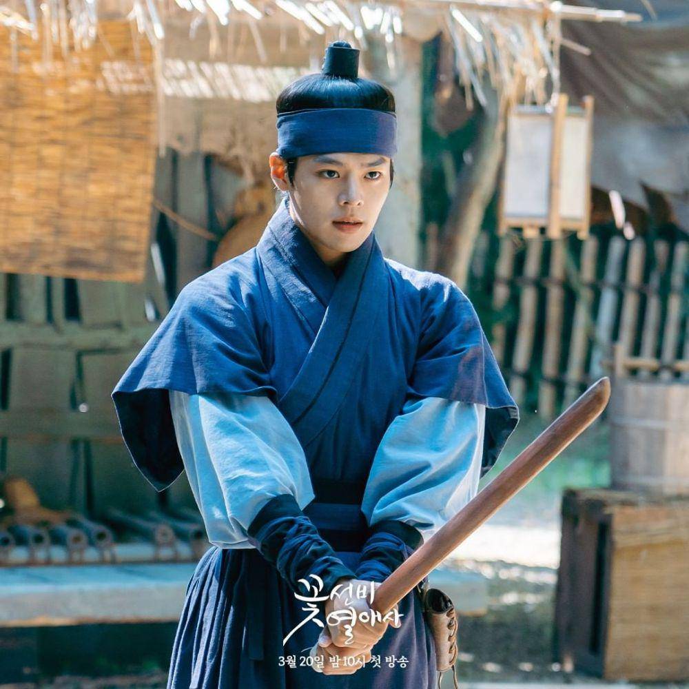 Kang San (Ryeo Un) dalam The Secret Romantic Guesthouse (instagram.com/sbsdrama.official)