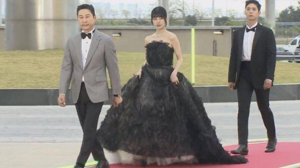 Park Bo Gum dan Bae Suzy di Baeksang Arts Awards 2023 (twitter.com/taerrriyaki)