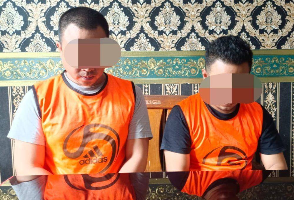 Penampakan kedua pelaku penganiayaan dokter Puskesmas di Lampung Barat. (Dok. Polres Lampung Barat).