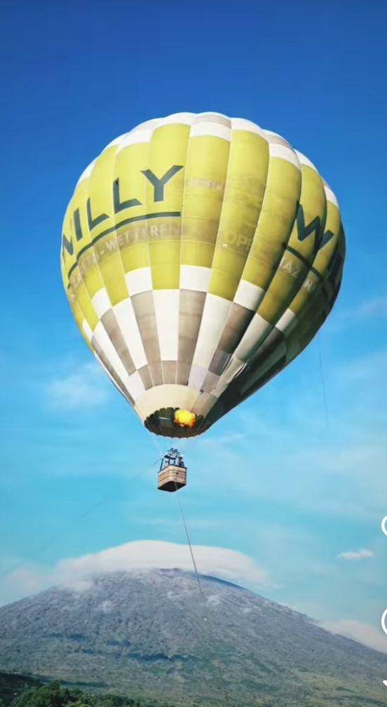 Uji coba wisata balon udara di Sembalun Lombok Timur. (instagram.com/lombocodia.id)