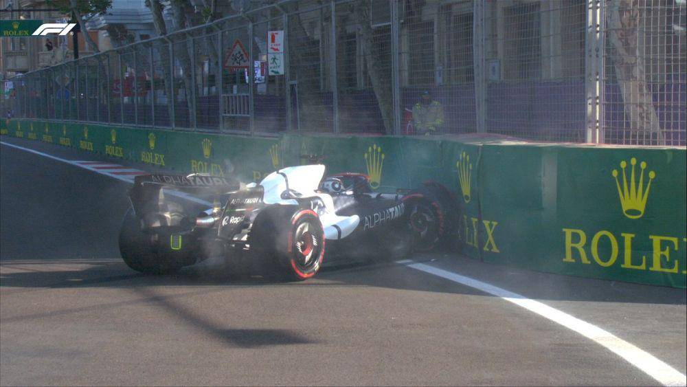 Nyck de Vries menabrak dinding saat sesi kualifikasi GP Azerbaijan 2023. (twitter.com/F1)