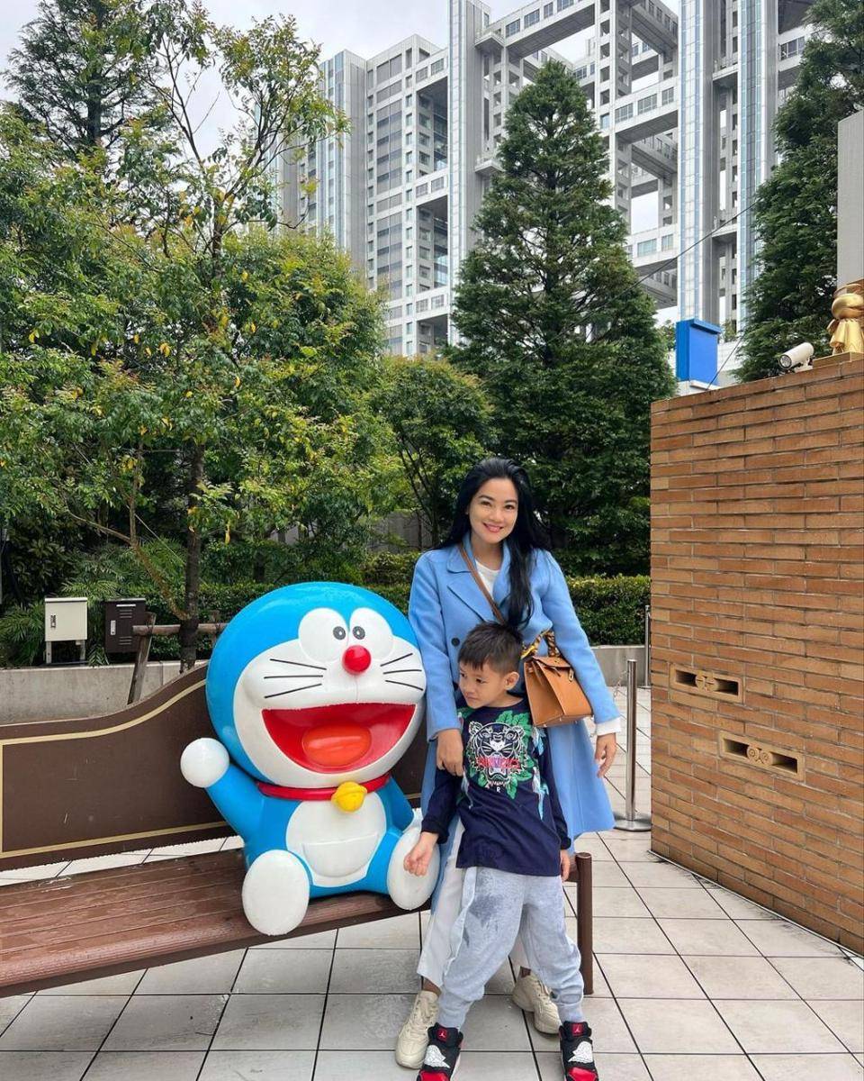 potret Titi Kamal dan buah hati (instagram.com/titi_kamall)