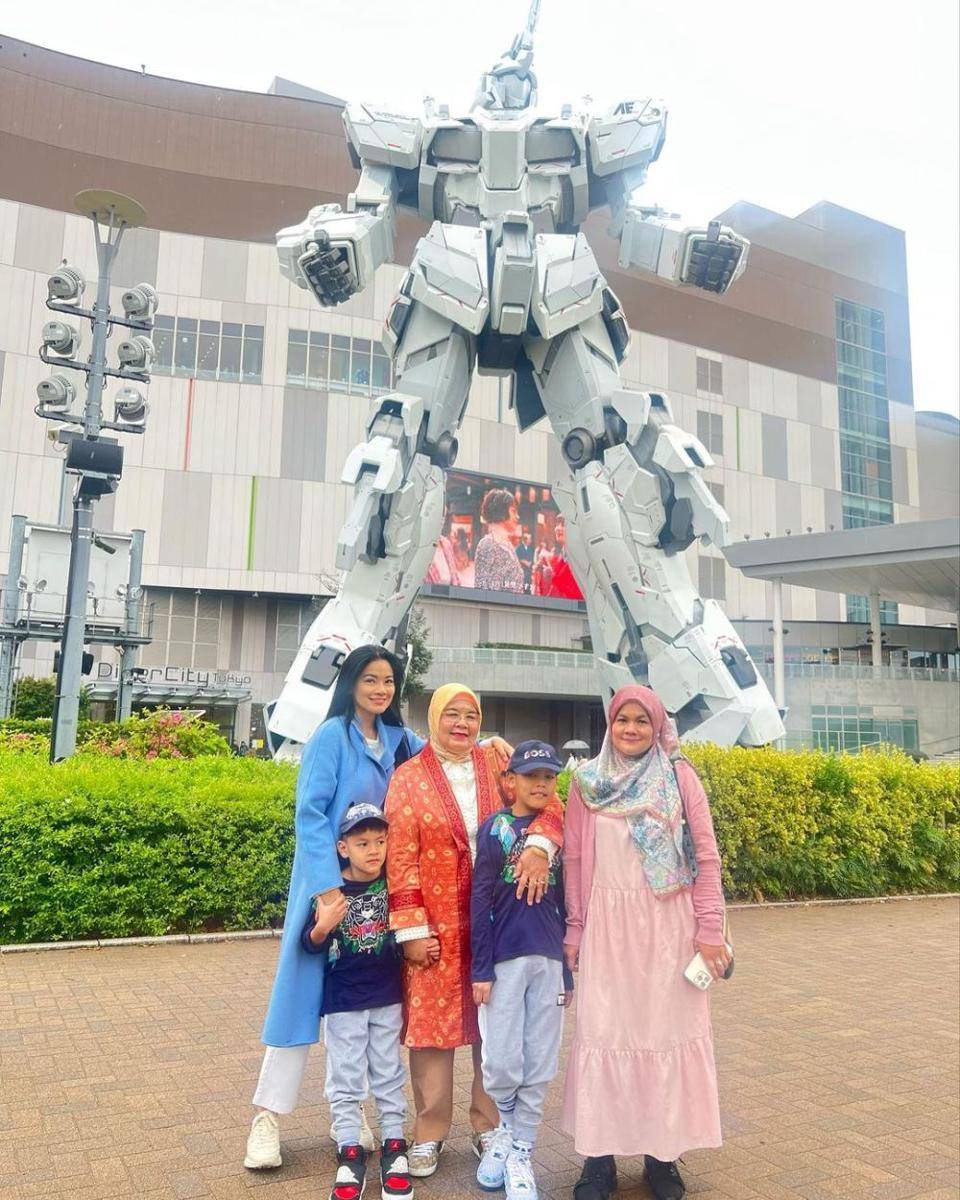 potret keluarga Titi Kamal (instagram.com/titi_kamall)
