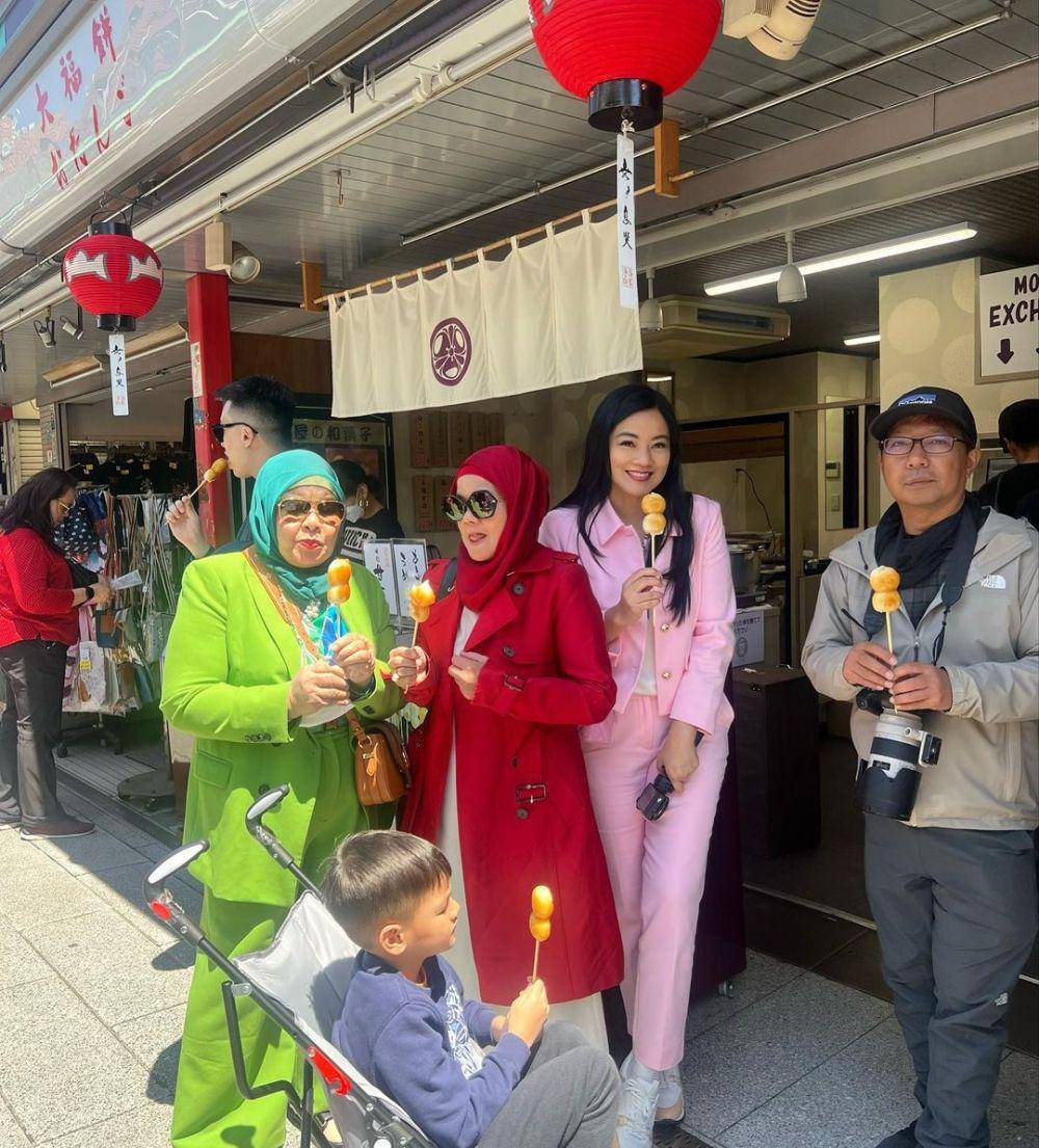 potret keluarga Titi Kamal (instagram.com/titi_kamall)