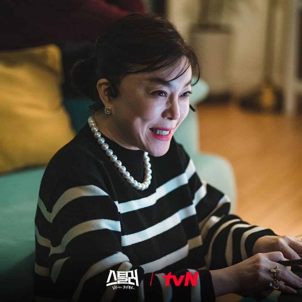 Choi Hwa Jung di drama Stealer: The Treasure Keeper (instagram.com/tvn_drama)