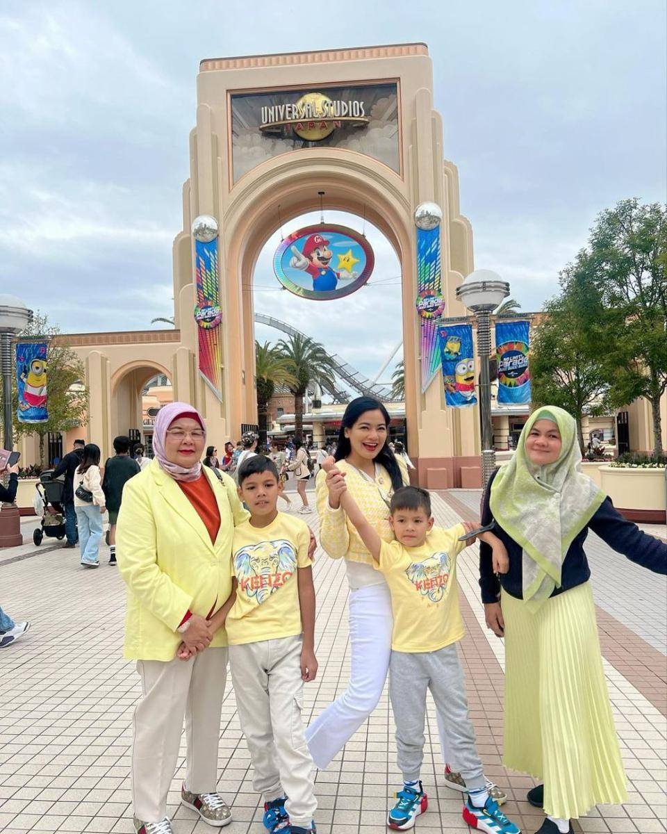 potret keluarga Titi Kamal (instagram.com/titi_kamall)