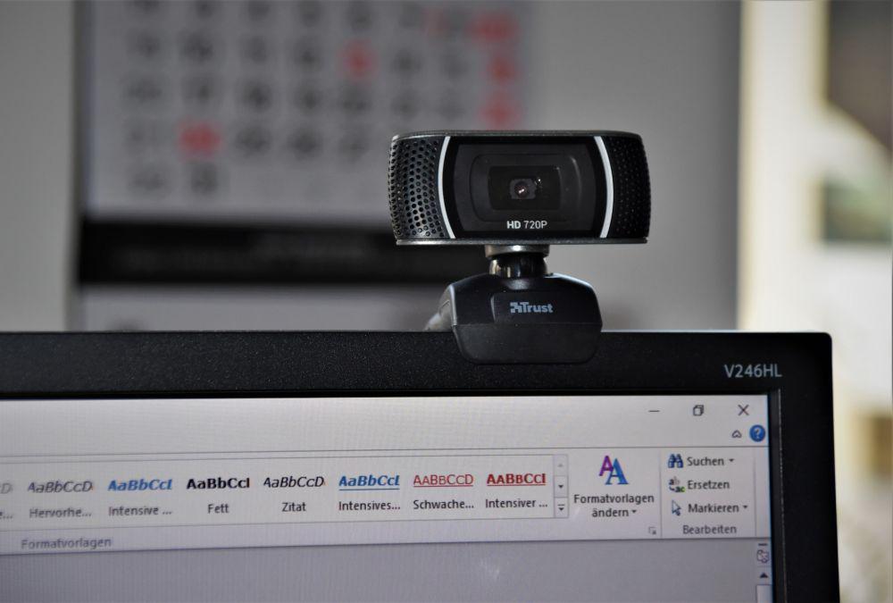 5 Tips Membeli Webcam yang Cocok untuk Online Meeting