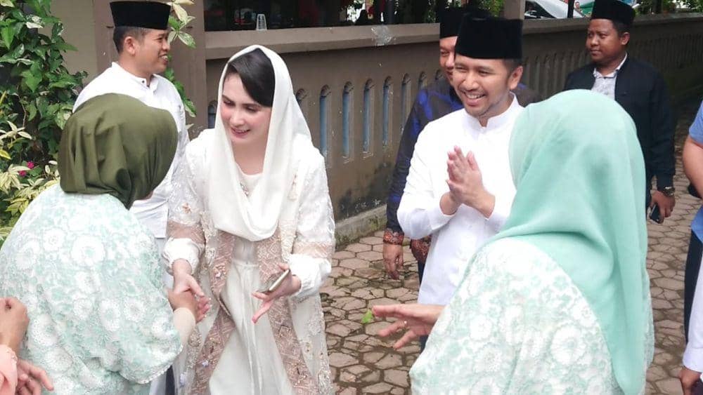 Wagub Jatim, Emil Elestianto Dardak saat mengikuti lebaran ketupat di Trenggalek. IDN Times/ istimewa
