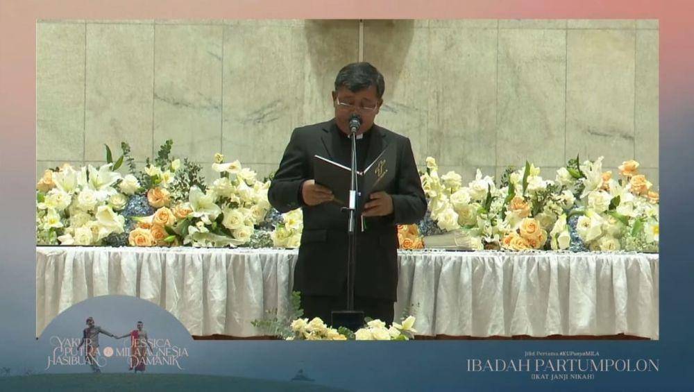 Ibadah Partumpolon Jessica Mila dan Yakup Hasibuan. (Youtube.com/Jessica Mila)