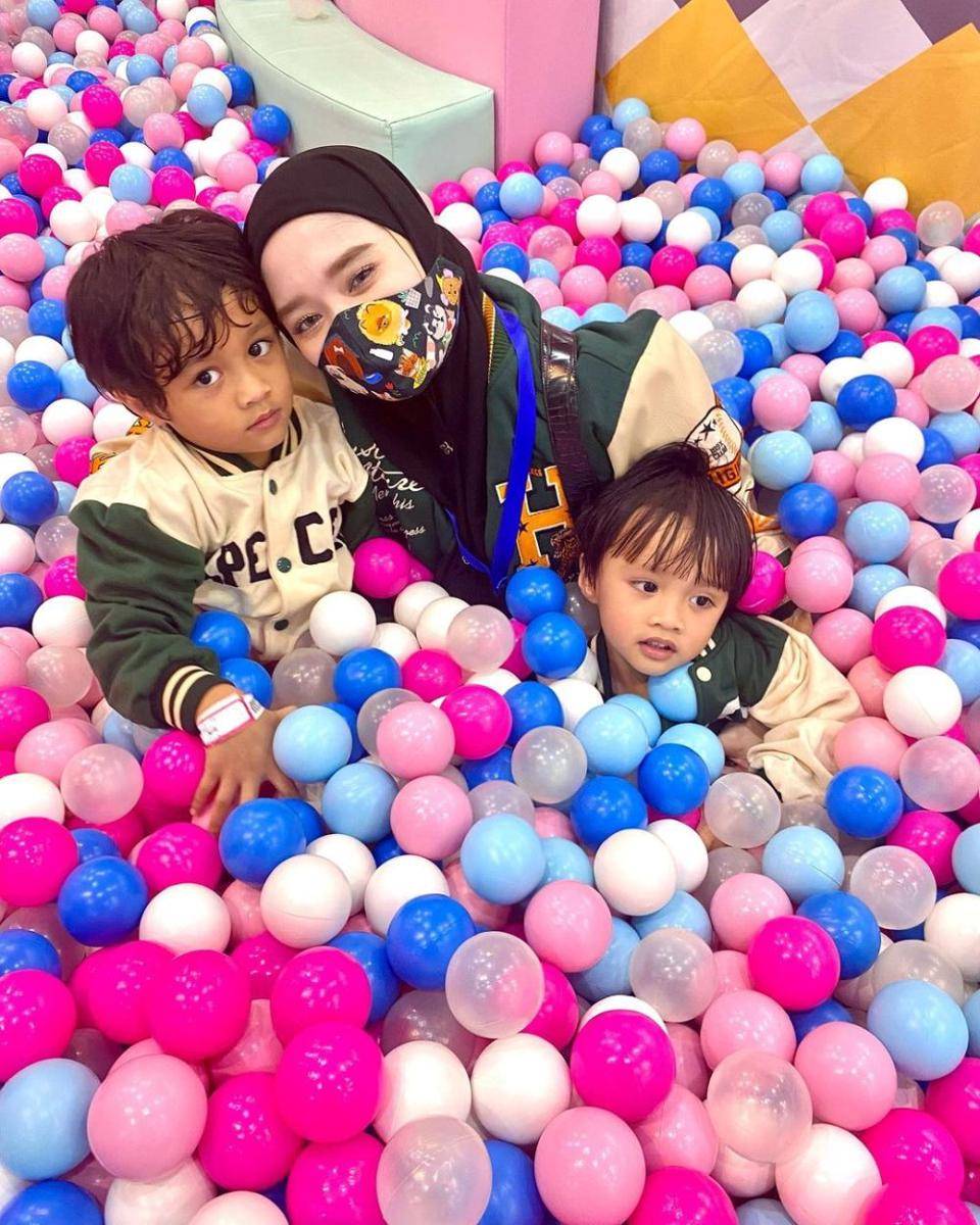 potret kebersamaan Inara bersama buah hati. (instagram.com/mommy_starla)