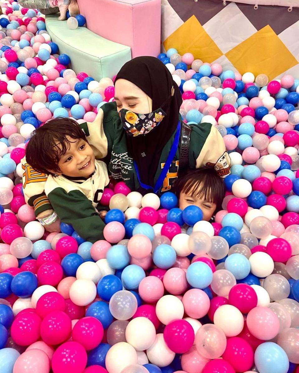 potret kebersamaan Inara bersama buah hati. (instagram.com/mommy_starla)