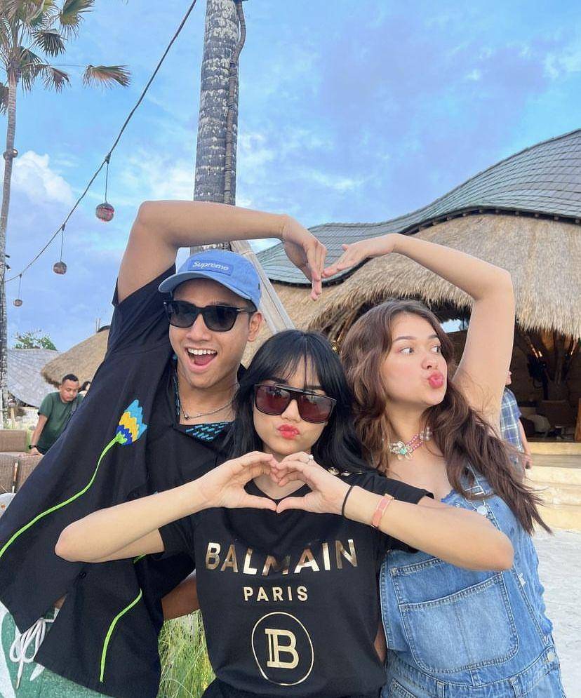 Fadly Faisal liburan di Bali (instagram.com/fuji_an)