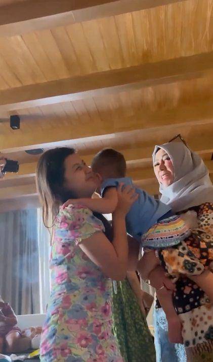 potret Rayyanza tak mau jauh dari Atqia (instagram.com/videoladygigi)