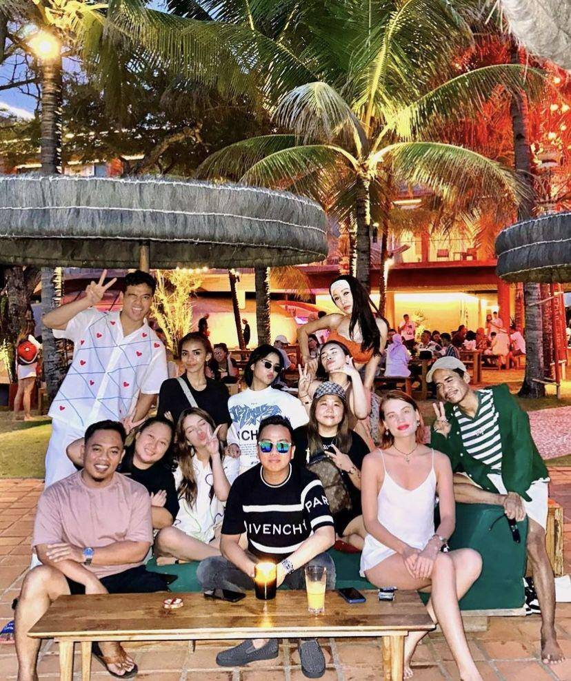 Fadly Faisal liburan di Bali (instagram.com/fuji_an)