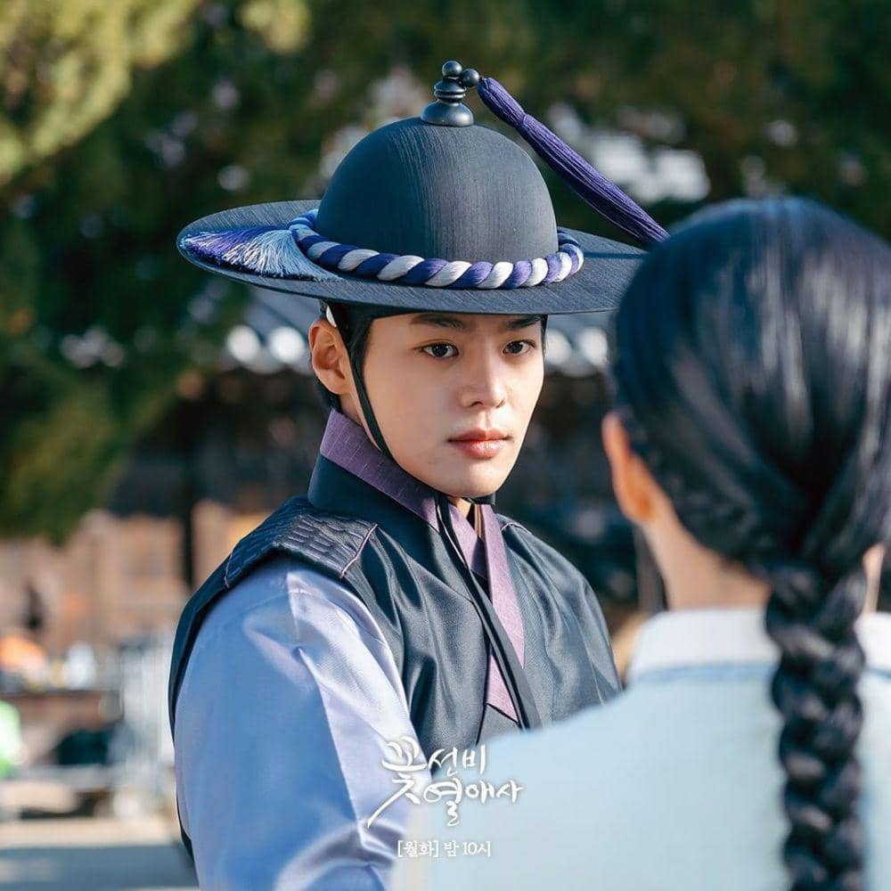 Kenapa Kang San Merelakan Takhtanya di The Secret Romantic Guesthouse?