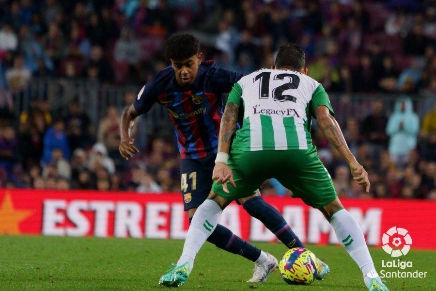 Lamine Yamal buat sejarah di Barcelona. (Twitter/@FCBarcelona).