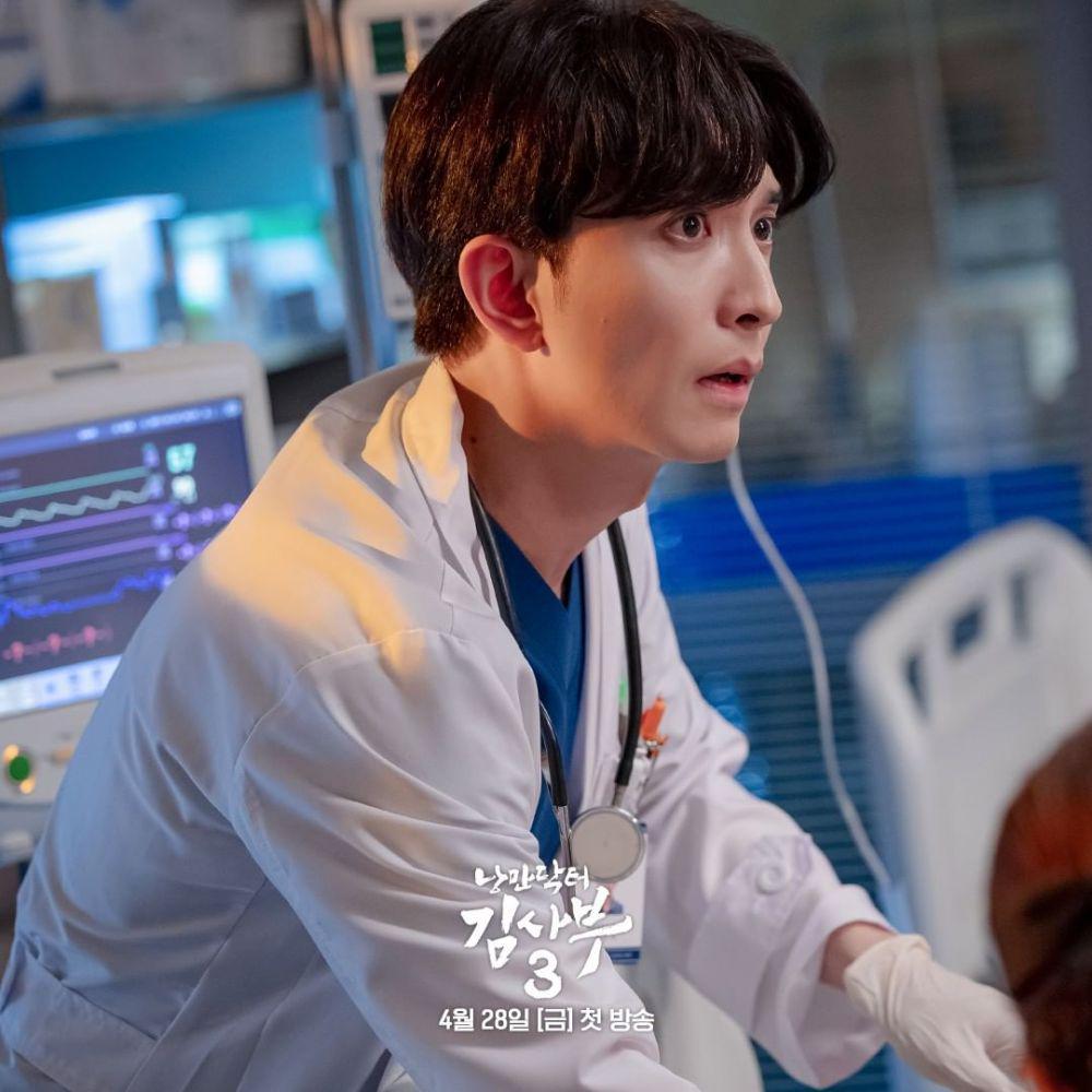 still cuts drama Dr. Romantic 3 (instagram.com/sbsdrama.official)