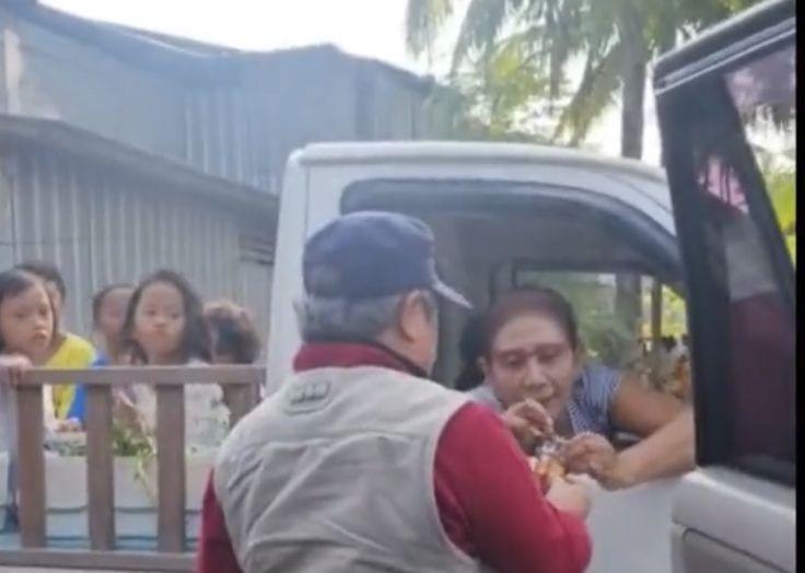 Viral Video Eks Menteri KKP Susi Pudjiastuti Tanya Warga: Punya Rokok?