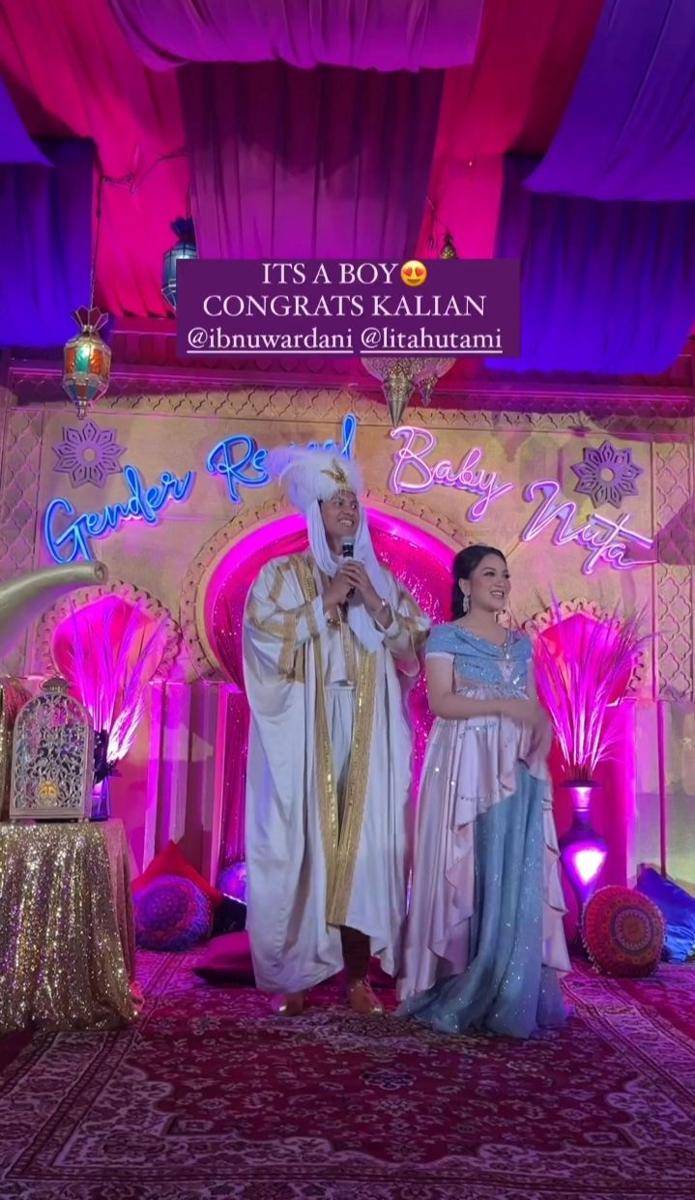 potret gender reveal calon anak pertama Lalita Hutami dan Ibnu Wardani (instagram.com/sasyalisviya)